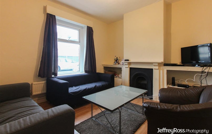 Wyeverne Road, Cathays, Cardiff - Image 1